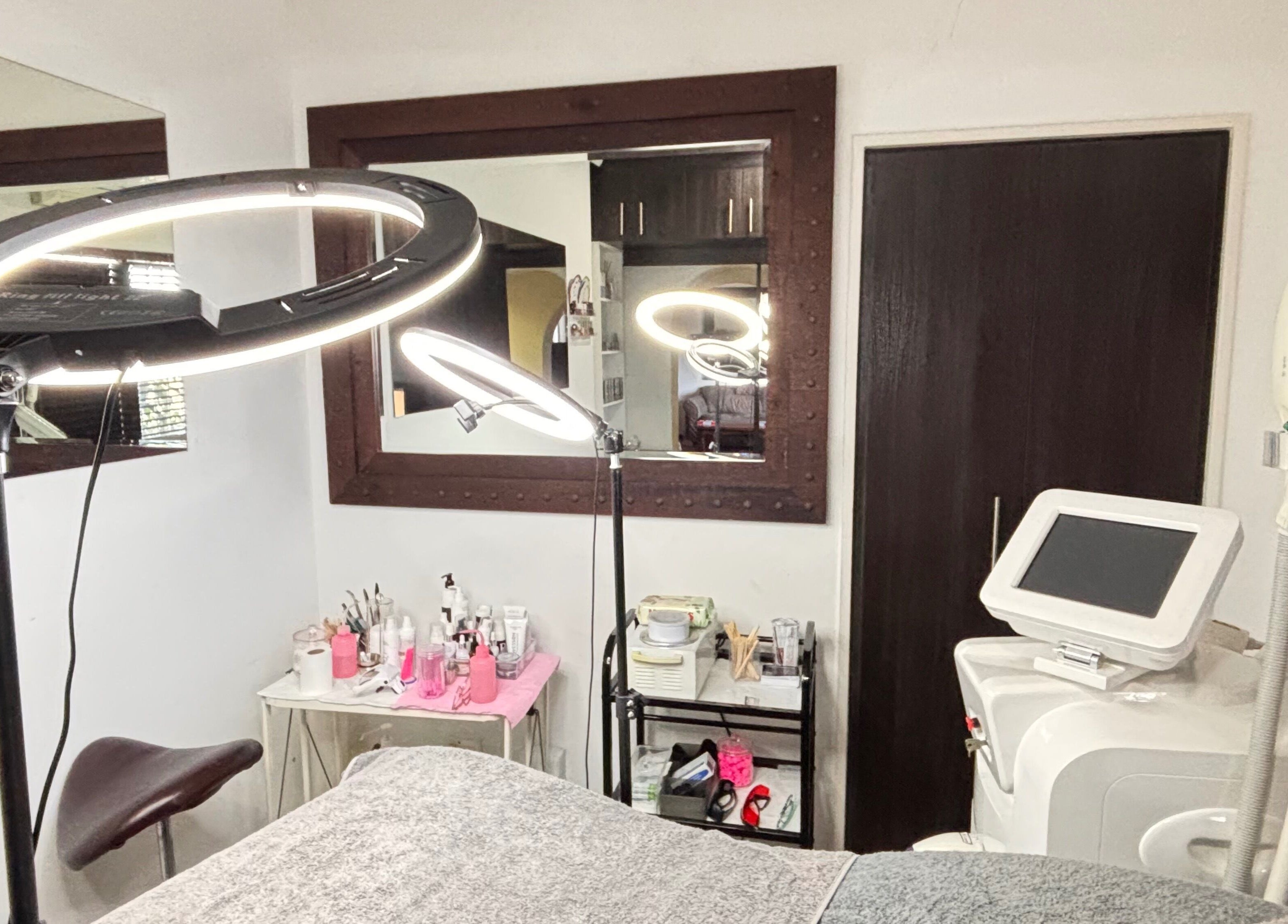 NDI Aesthetics, PMU, Laser and Lash Beauty Salon interior in Cape Town, Western Cape, ZA with equipment and tools.