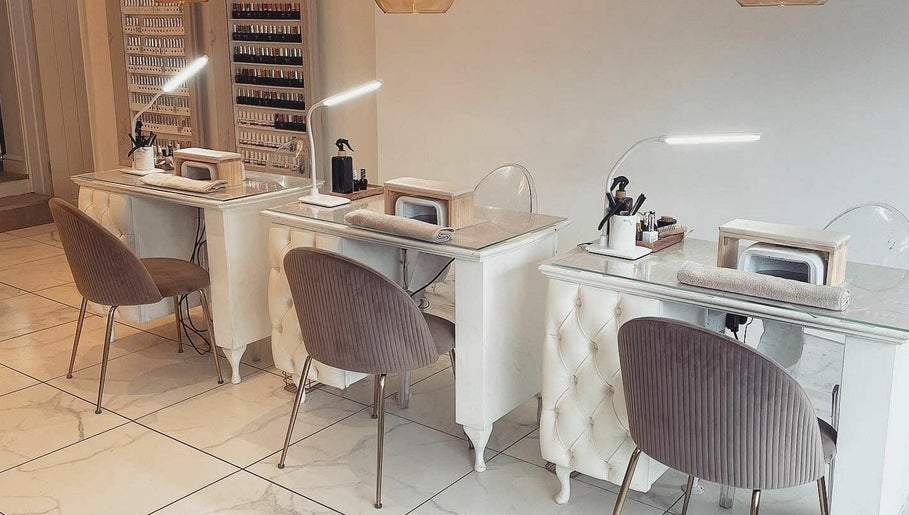 Bows Boutique Nail and Beauty Salon afbeelding 1