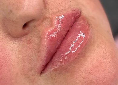 Glossed lips treatment at Leanne Jordan Beaute, Kingsteignton, England, GB showcasing beauty results.