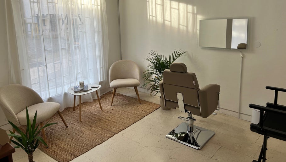 Moderna čekališta u salonu Zenith Beauty Concept, Rijeka, Primorsko-goranska Županija, HR.