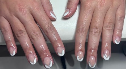 Immagine 3, Nails by Katie Coyle