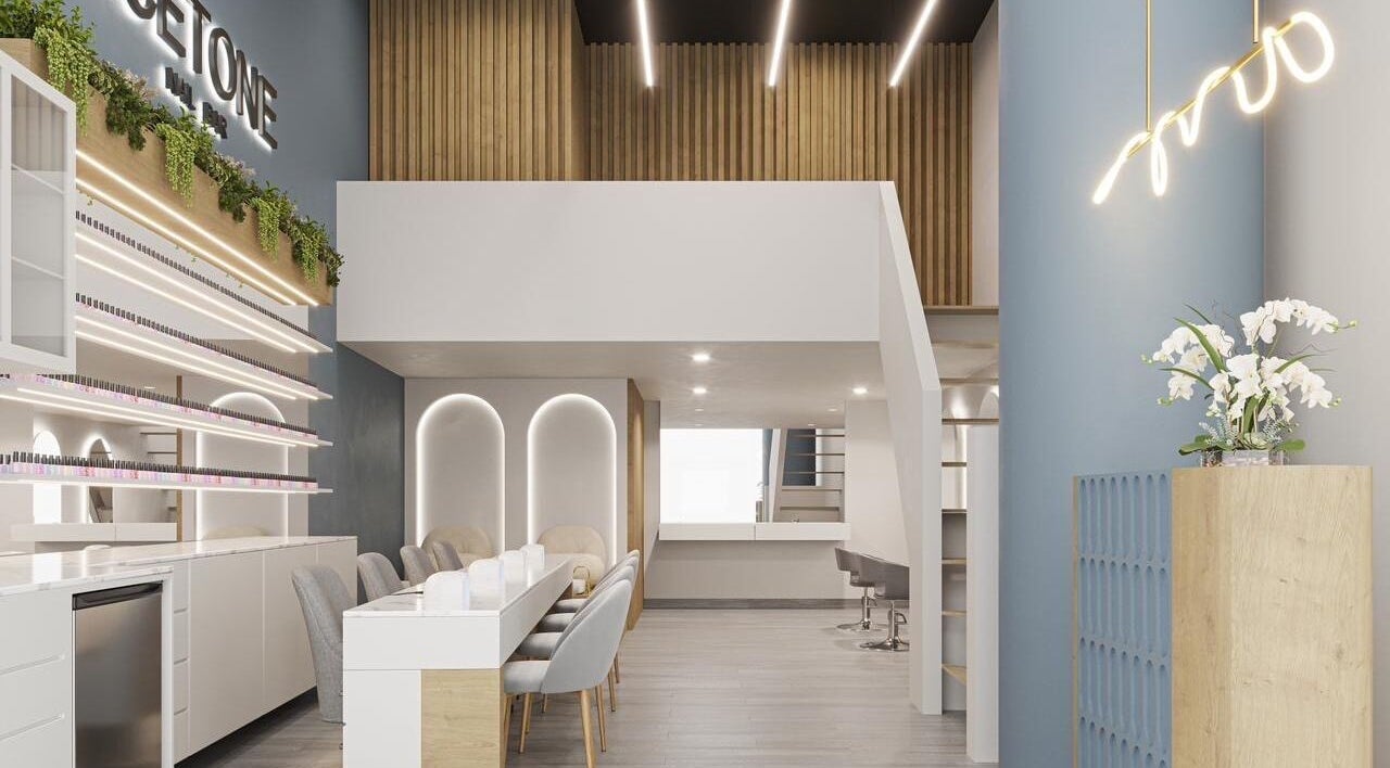 Interior moderno de Acetone Nail Bar en Zapopan, Jalisco, MX, con diseño elegante y decoración en tonos naturales.
