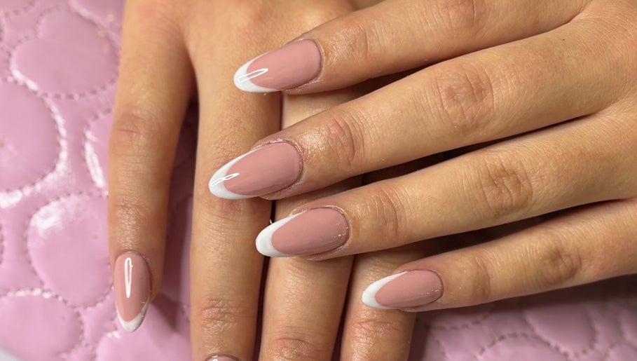 Leah’s Nails & Beauty image 1