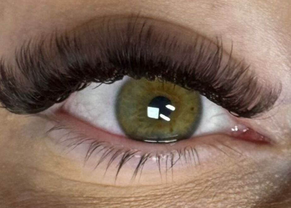 Close-up of an eyelash extension at Alice May Lashes in Crawley, England, GB.