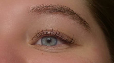 Sol Lashes and Esthetics