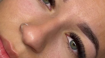 Close-up of stunning lashes done at Km Lashes in Bury St Edmunds, England, GB, showcasing lush extensions.