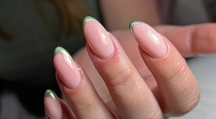 Luxury Nails by Jade image 2