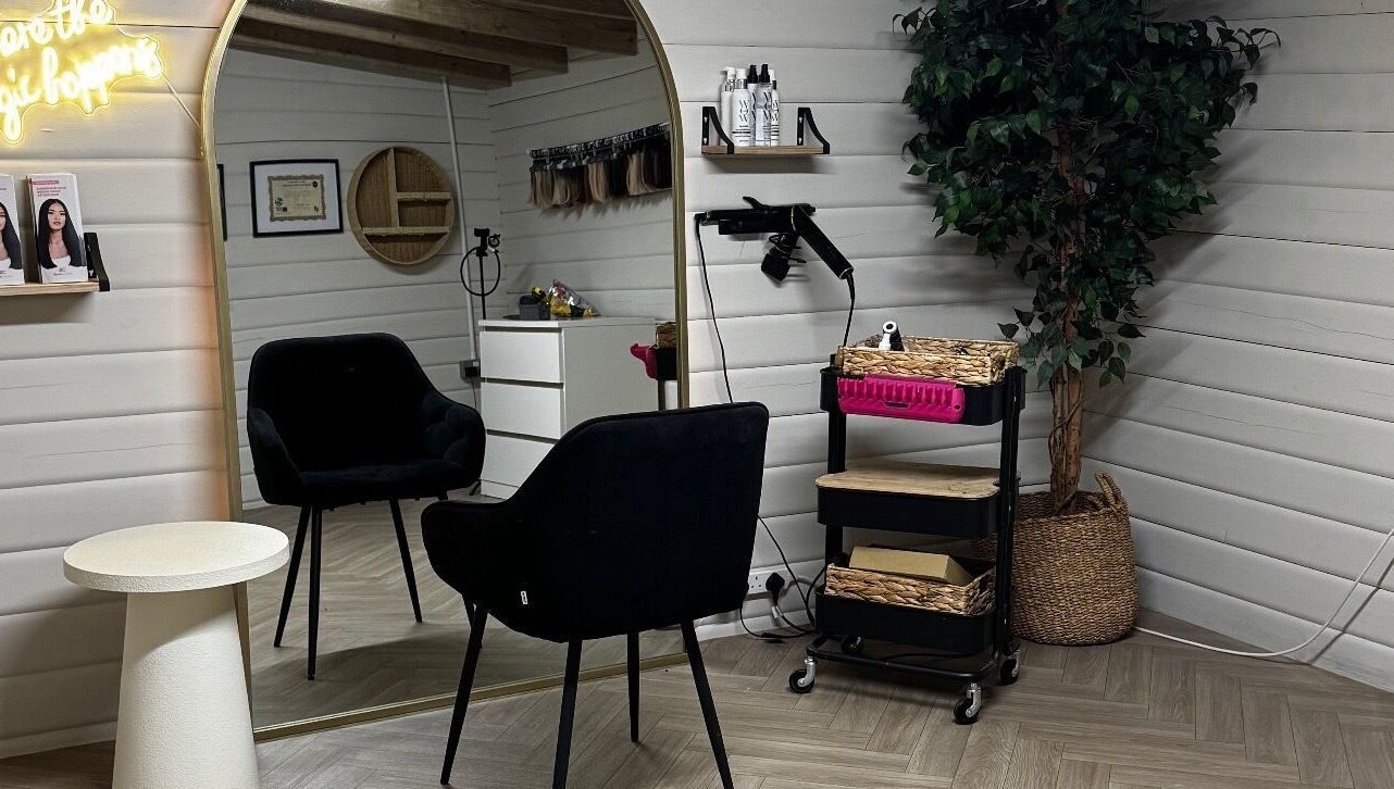 Chic hair studio at HD Hairextensions, Runwell, England, GB with elegant decor and styling area.