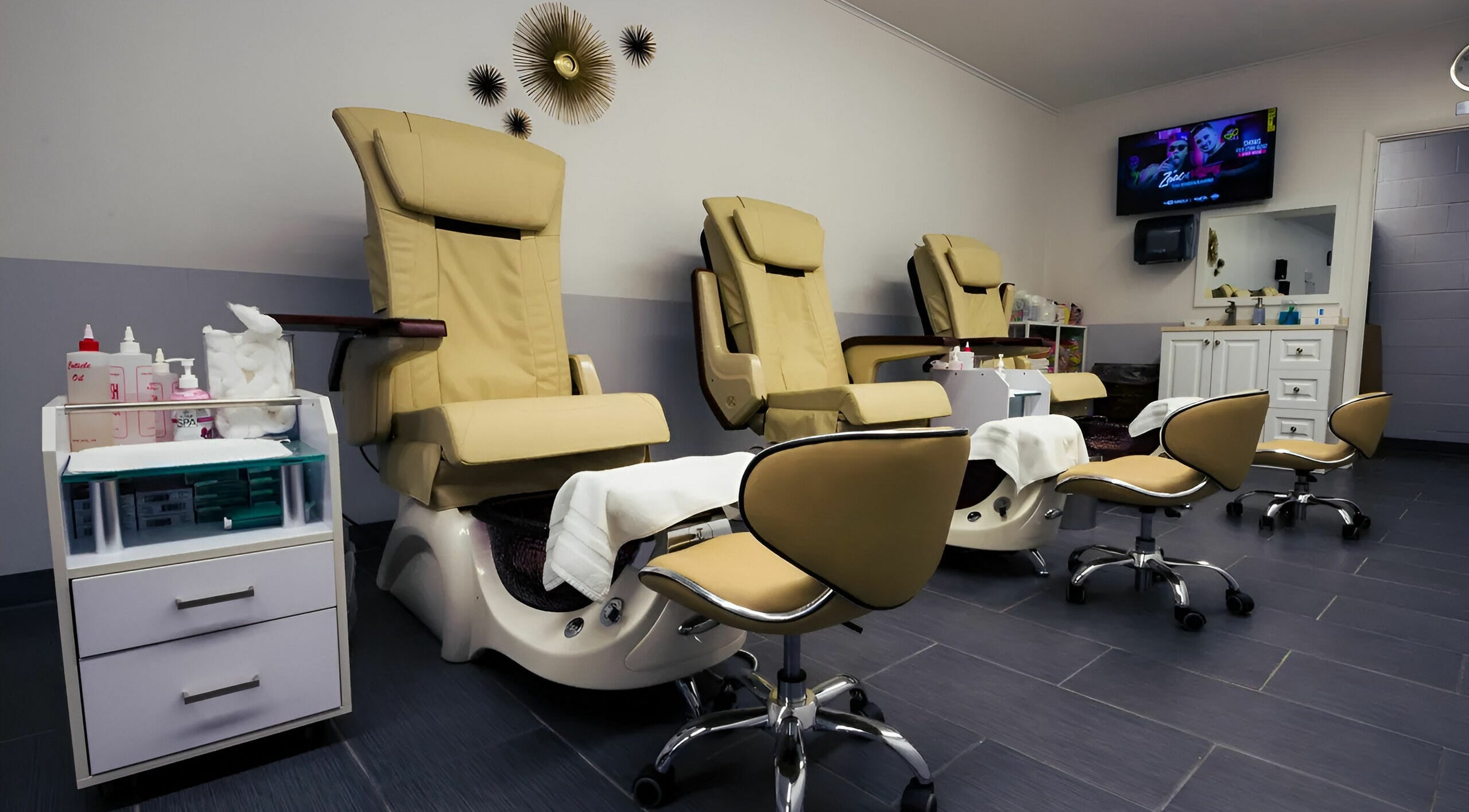 Luxurious pedicure chairs at Gentle Nails in St. Louis, Missouri, US for a relaxing experience.