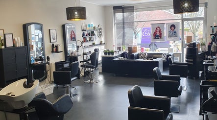 Emma's Cutting Edge Hair and Beauty Salon, bild 2