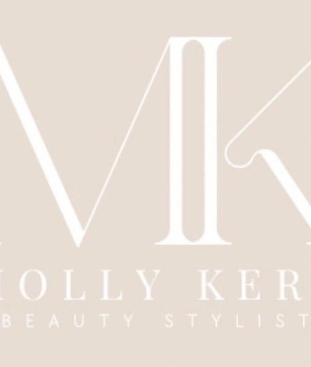 MOLLY KERR BEAUTY STYLIST – kuva 2