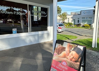 Miramar 🌸 Amarin Thai Balinese Massage & Spa entrance in Wellington, NZ with welcoming signs.