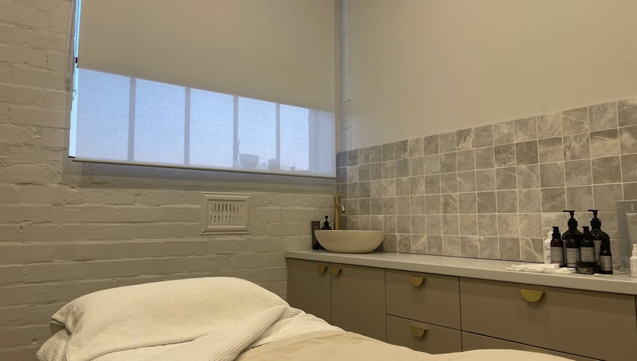Self-Care HQ Perth Bild 1