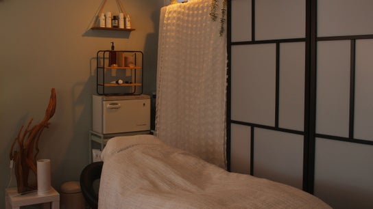 Reach Medspa & Manicures