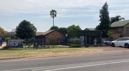 Exterior view of Bkt Nails located in Pretoria, Gauteng, ZA, showcasing the salon's inviting facade.