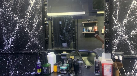 The Delux Barber‘Studio. image 2