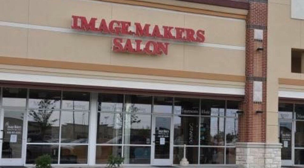 Entrance of Endlessly Connected - Lake St. Louis - Satellite Location in Lake Saint Louis, Missouri, US.