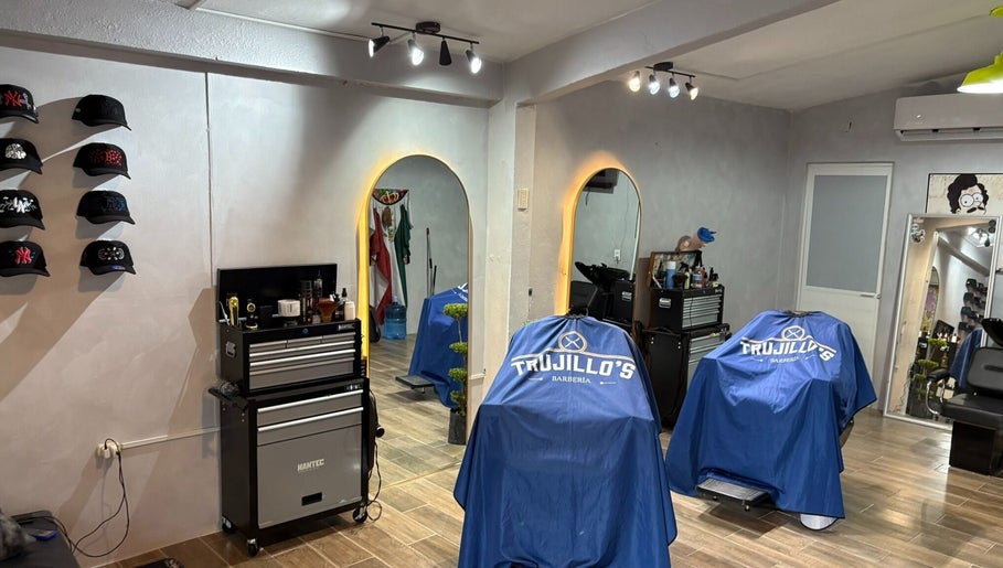 Trujillo's Barber Studio, bilde 1