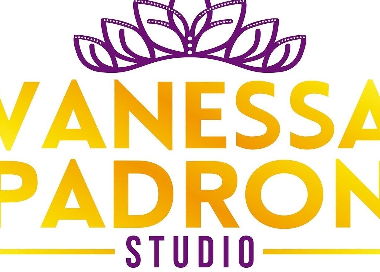 Logotipo de Vanessa Padron Studio en Zipaquirá, Cundinamarca, CO, con diseño floral decorativo.
