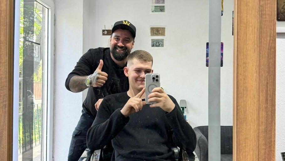 Le Papi Barber image 1