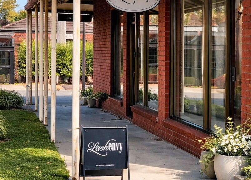 Entrance to Lash Envy | Geelong, lush greenery in Geelong West, Victoria, AU.
