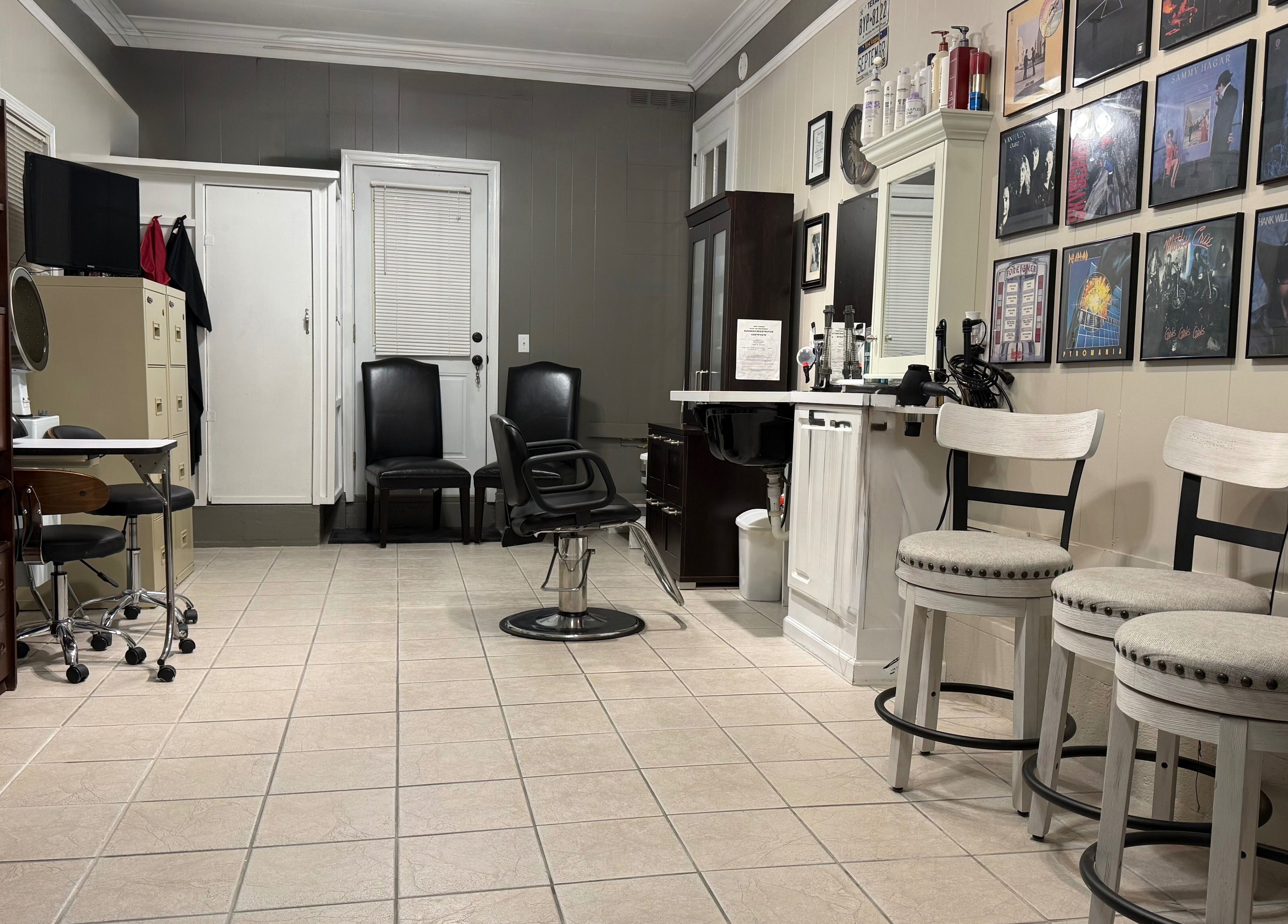 Inviting interior of SeptemberS Salon - Nitro, showcasing stylish seating and decor in Nitro, West Virginia, US.