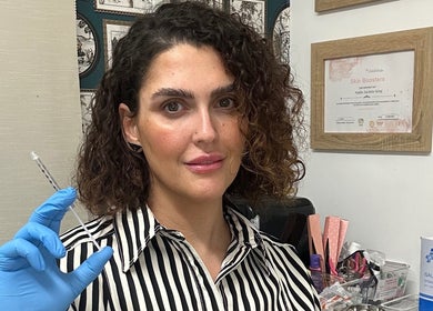 Nurse with syringe at PRETTY LITTLE FACES beauty clinic, Desborough, England, GB.