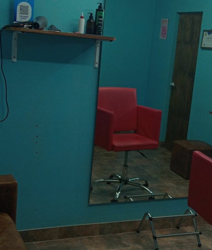 Alan Navaja Barber Shop image 2