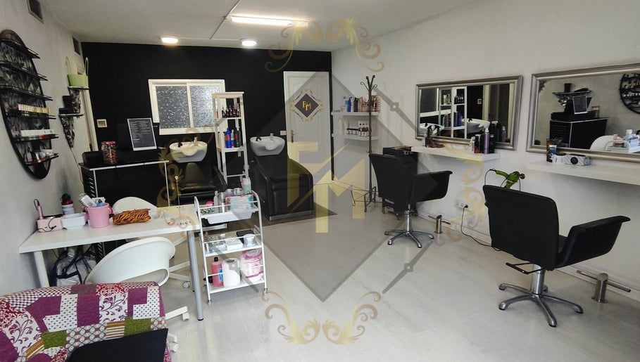 Figueroa and Morales Luxury Salon Av. Puig imagem 1