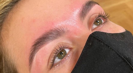 Bespoke Brows and Beauty – obraz 2