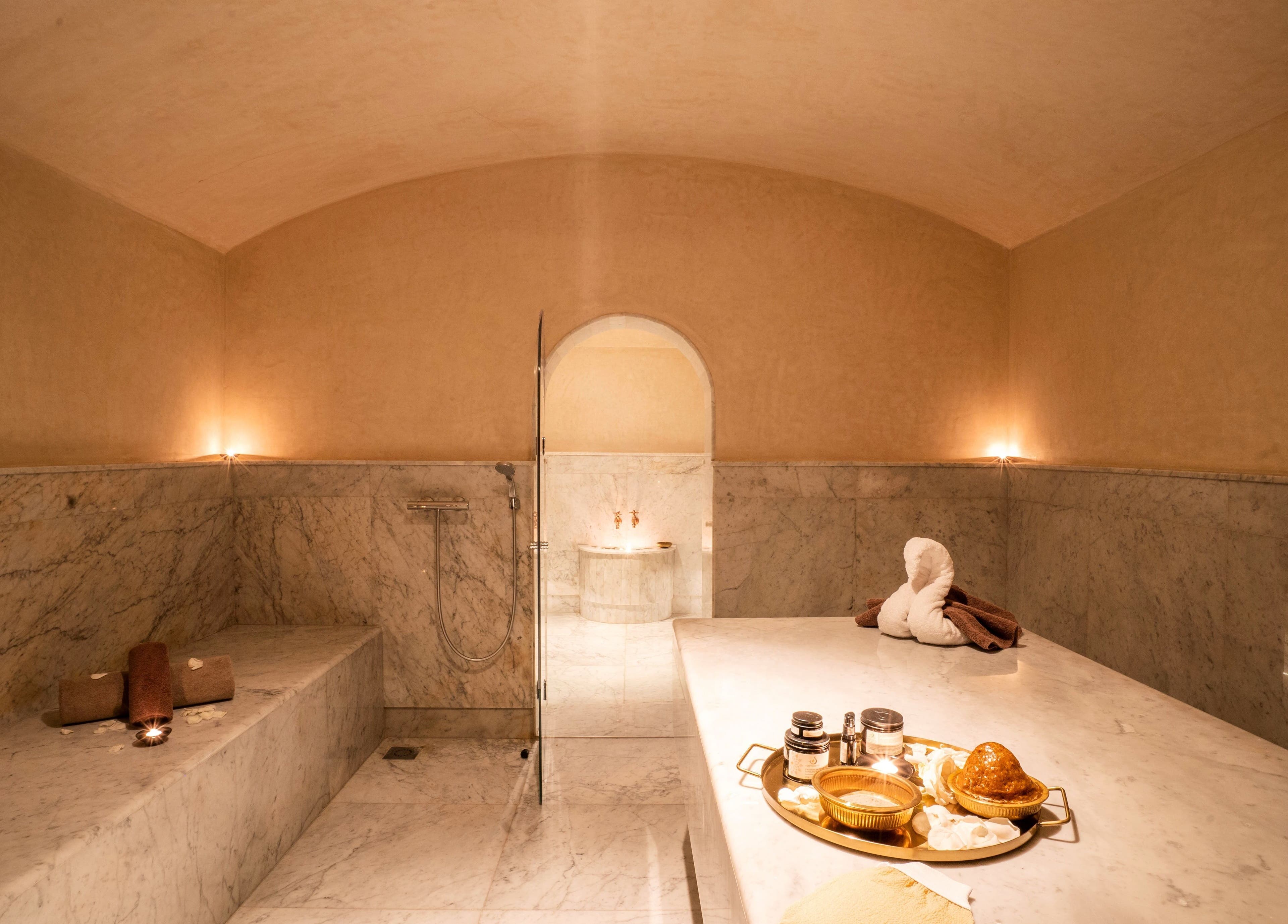 Intérieur élégant du spa du HOSPITALITY CALISTA SPA BY RADISSON BLU HOTEL CASABLANCA à Casablanca, Maroc.