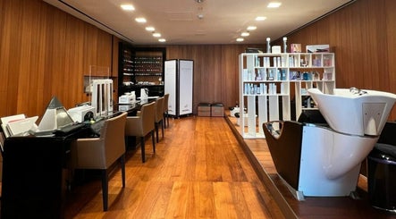 MLC Gents Salon, bild 2