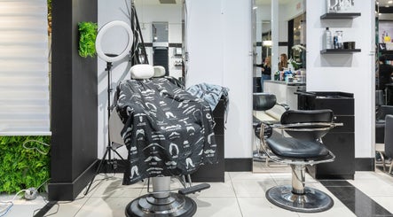 LIV Coiffure Boutique Beauté  ( LE HUB ) slika 3