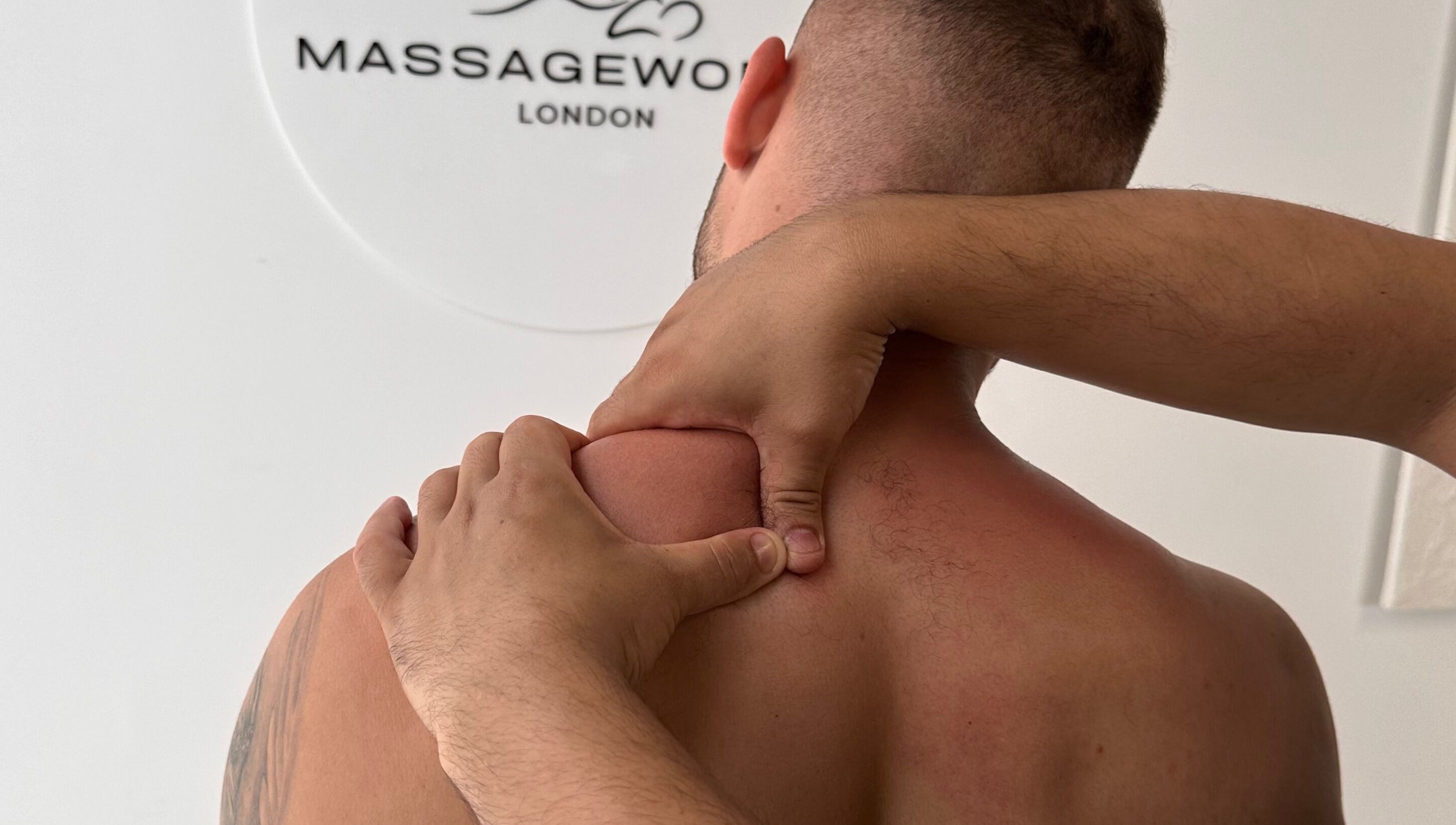 Deep tissue massage at TheMassageWorks (Finsbury Park) in London, England, GB.
