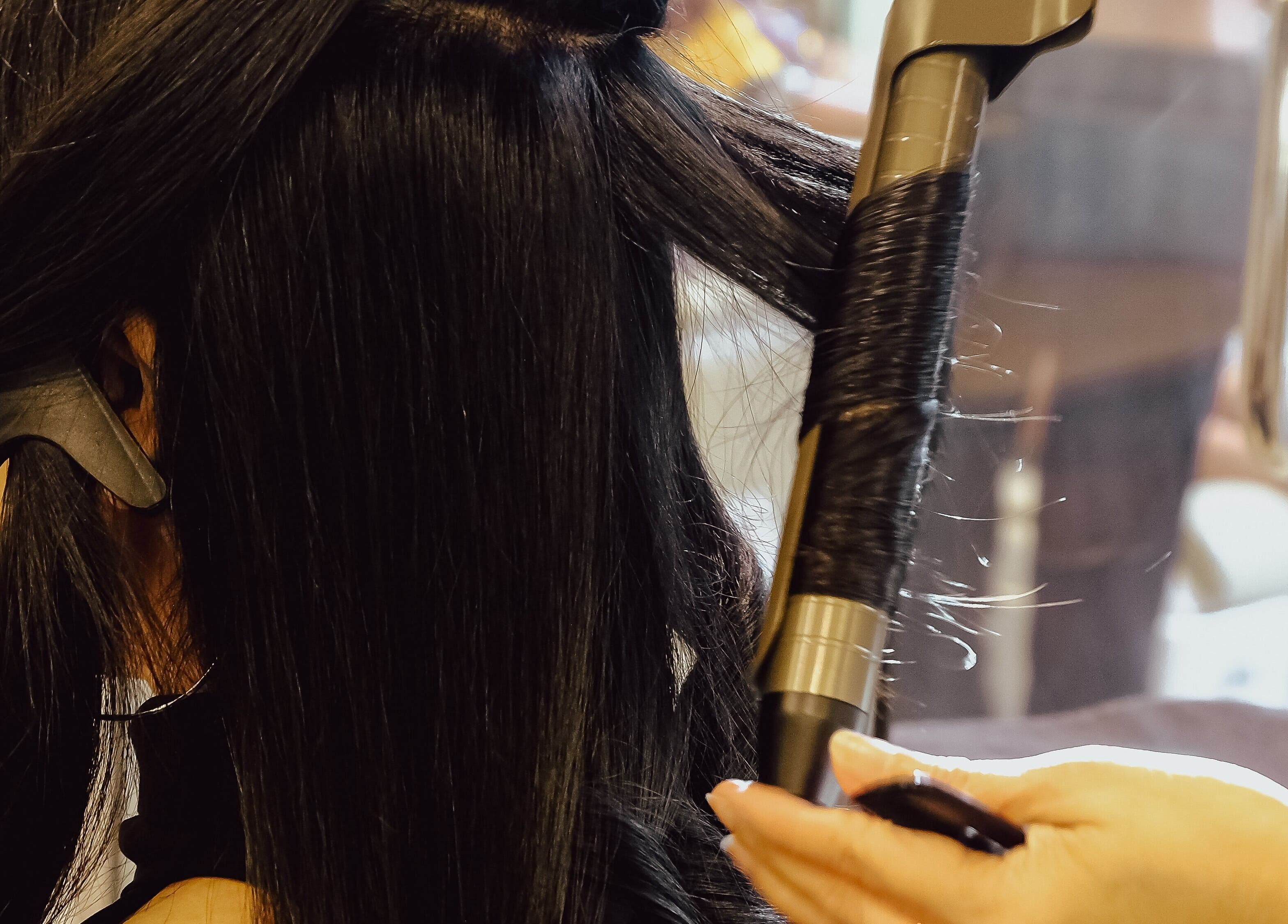 تصفيف الشعر في سبا بوا ليدي، أبوظبي، AE.