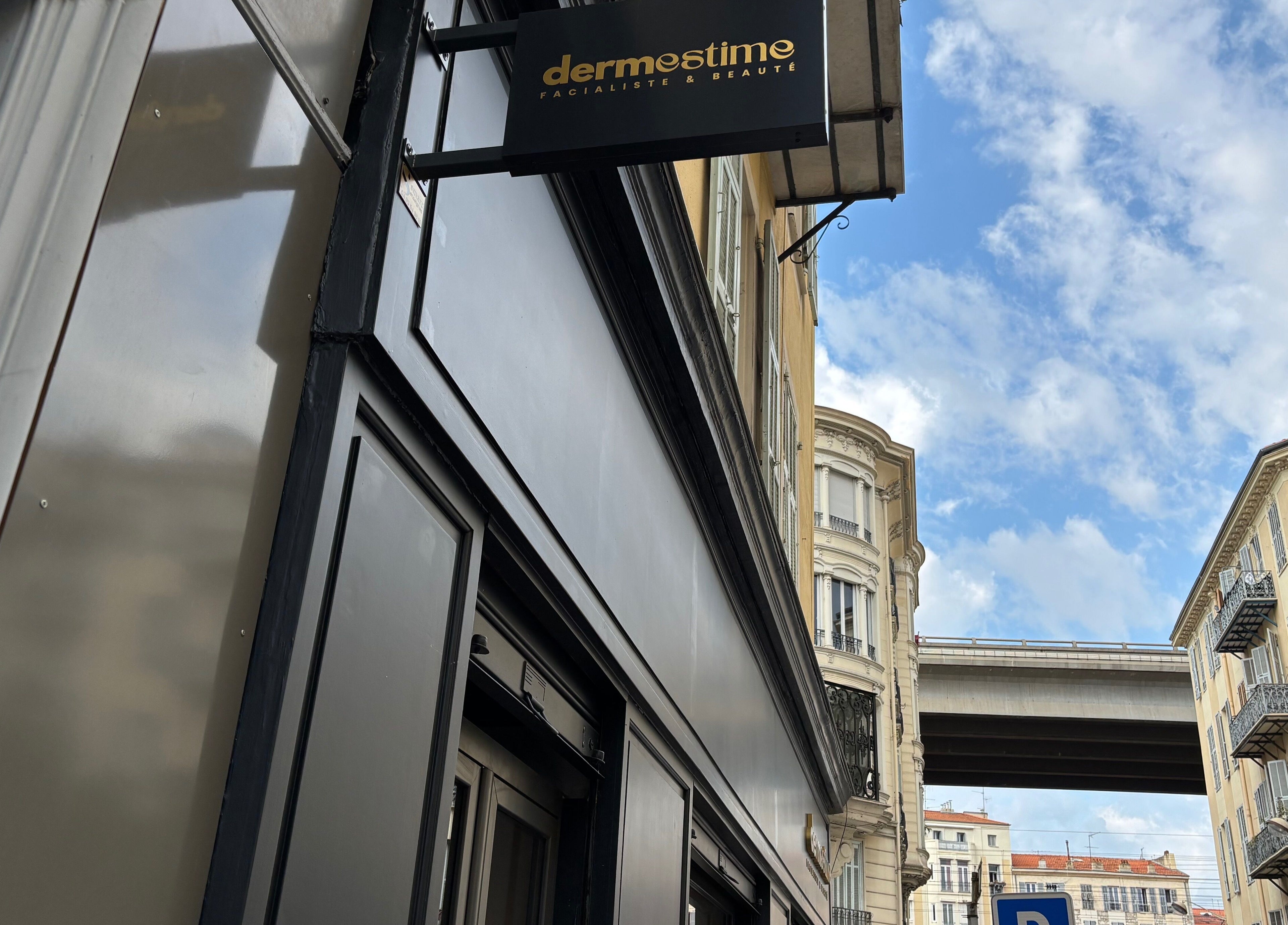Enseigne de Dermestime Facialiste Nice, située à Nice, Provence-alpes-côte D'azur, FR.