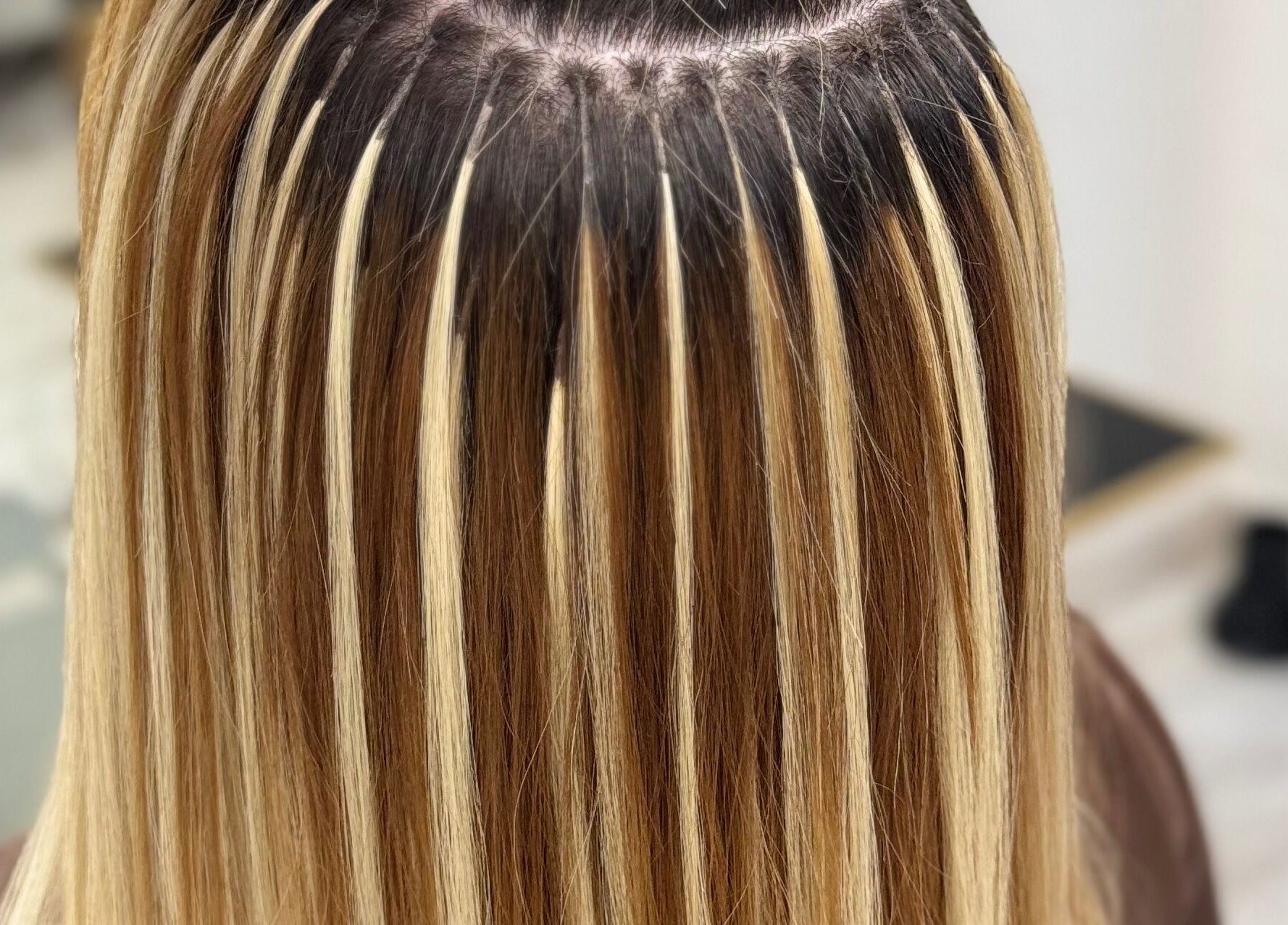 Reflejos rubios en el cabello en En Peluquería Elegance Fernanda Santos, Castellon, Comunidad Valenciana, ES.