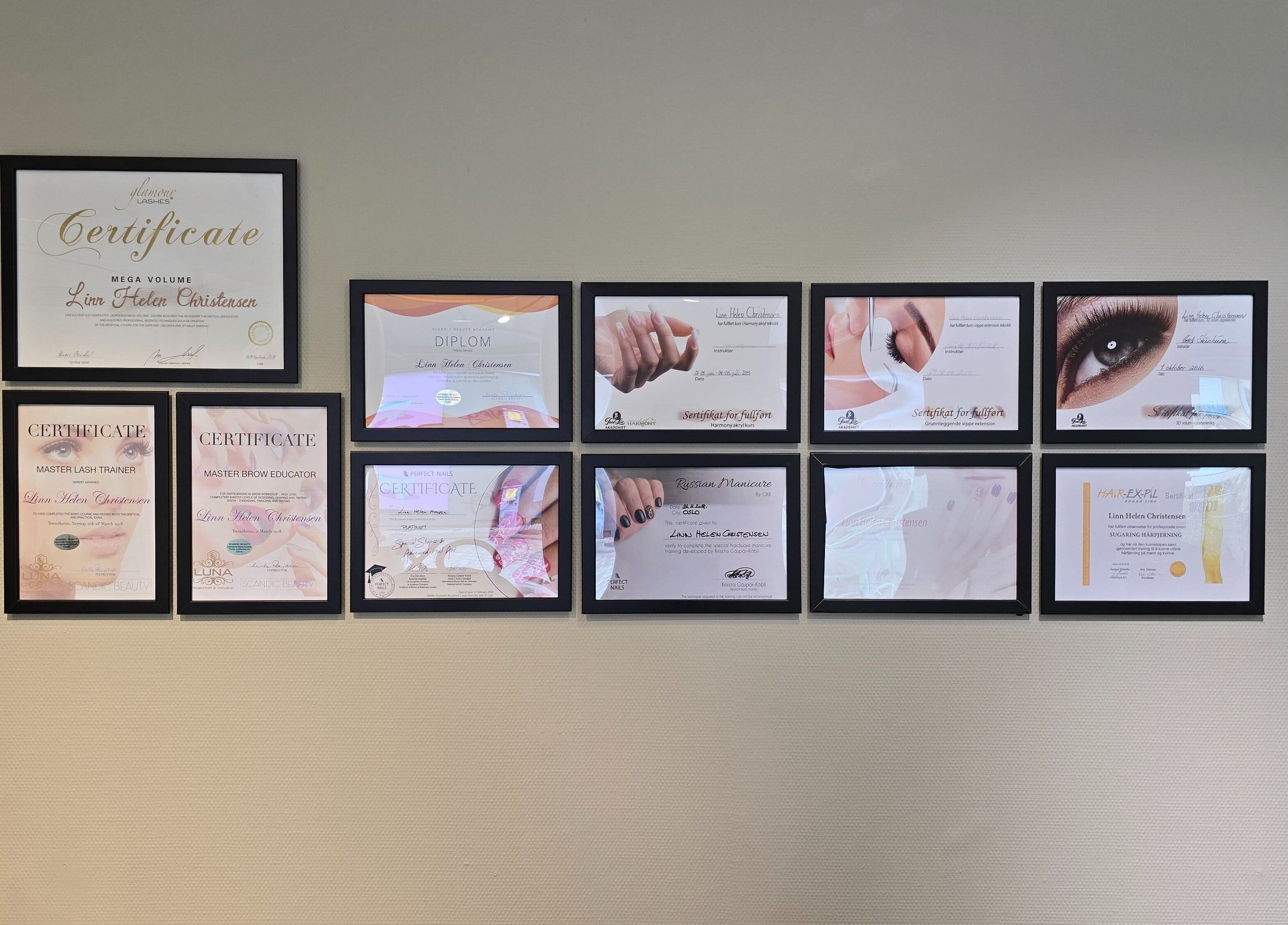 Sertifikater på XO Beauty & Academy AS, Sarpsborg, Østfold. Velrenommerte kurs og opplæring.