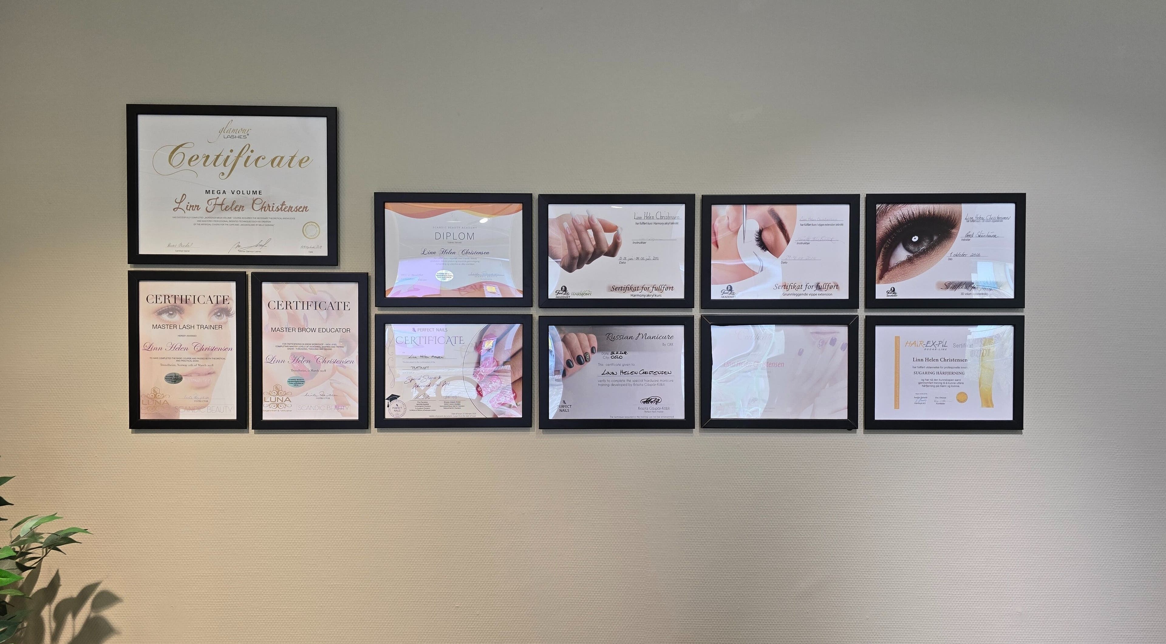 Sertifikater på XO Beauty & Academy AS, Sarpsborg, Østfold. Velrenommerte kurs og opplæring.