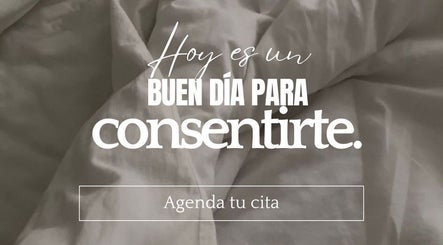 Imagen motivacional: 'Hoy es un buen día para consentirte' en Saúl Aesthetic, Bayamon, Bayamon, PR.