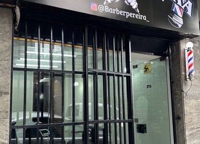Entrada de Barberpereira en Buenos Aires, Buenos Aires, AR con decoración moderna y distintivo de barbero.