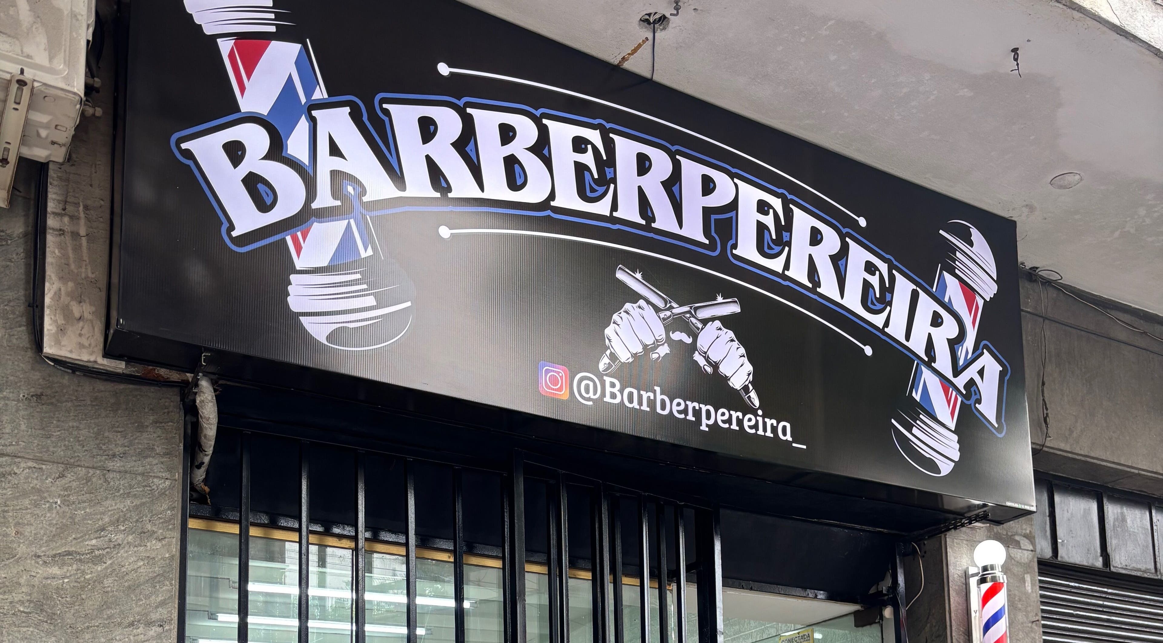 Cartel de Barberpereira en Buenos Aires, Buenos Aires, AR, mostrando logo y dirección en fachada.