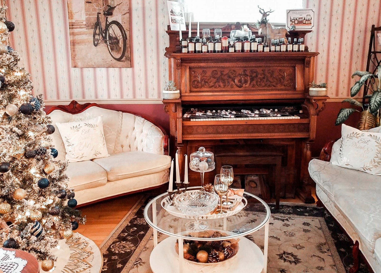 Cozy holiday lounge at Solorzano Spa Ltd, Red Deer, Alberta, CA featuring vintage decor and elegant furnishings.
