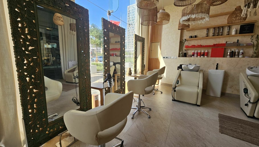 Holy Beauty Salon image 1