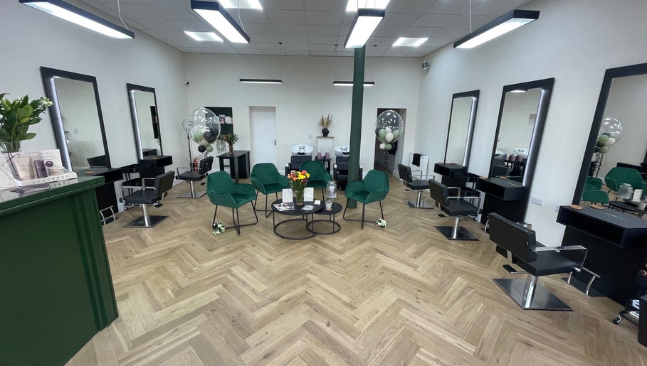 Hair lounge by Abbie, bild 1