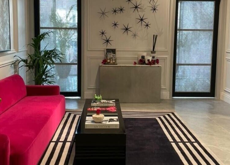 Modern lounge at Sw Salon, Riyadh, Riyadh Province, SA with vibrant decor and stylish interiors.