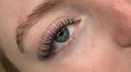 Devine Lashes