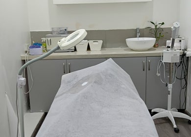 Salle de soins moderne chez Mynails Spa LTD à Port Louis, Port Louis District, MU.
