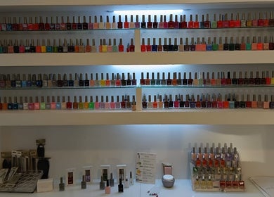 Large choix de vernis colorés à Mynails Spa LTD, Port Louis, Port Louis District, MU.