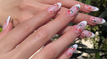 Summer Nail Club image 3